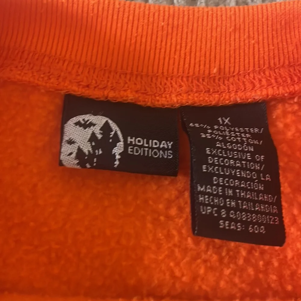1X Halloween Crewneck - Picture 3 of 4